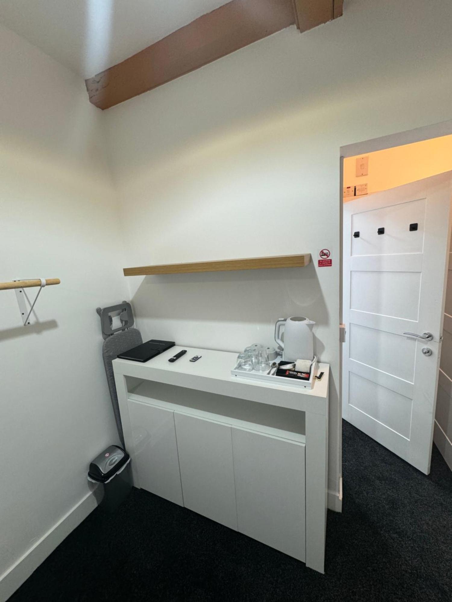Stay Hub City Centre - Self Check-In Бирмингам Екстериор снимка