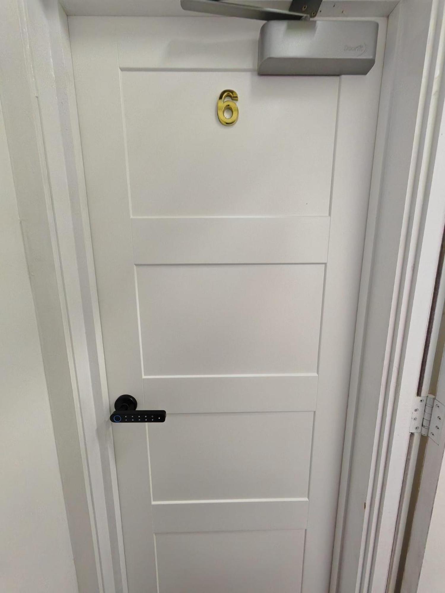 Stay Hub City Centre - Self Check-In Бирмингам Стая снимка