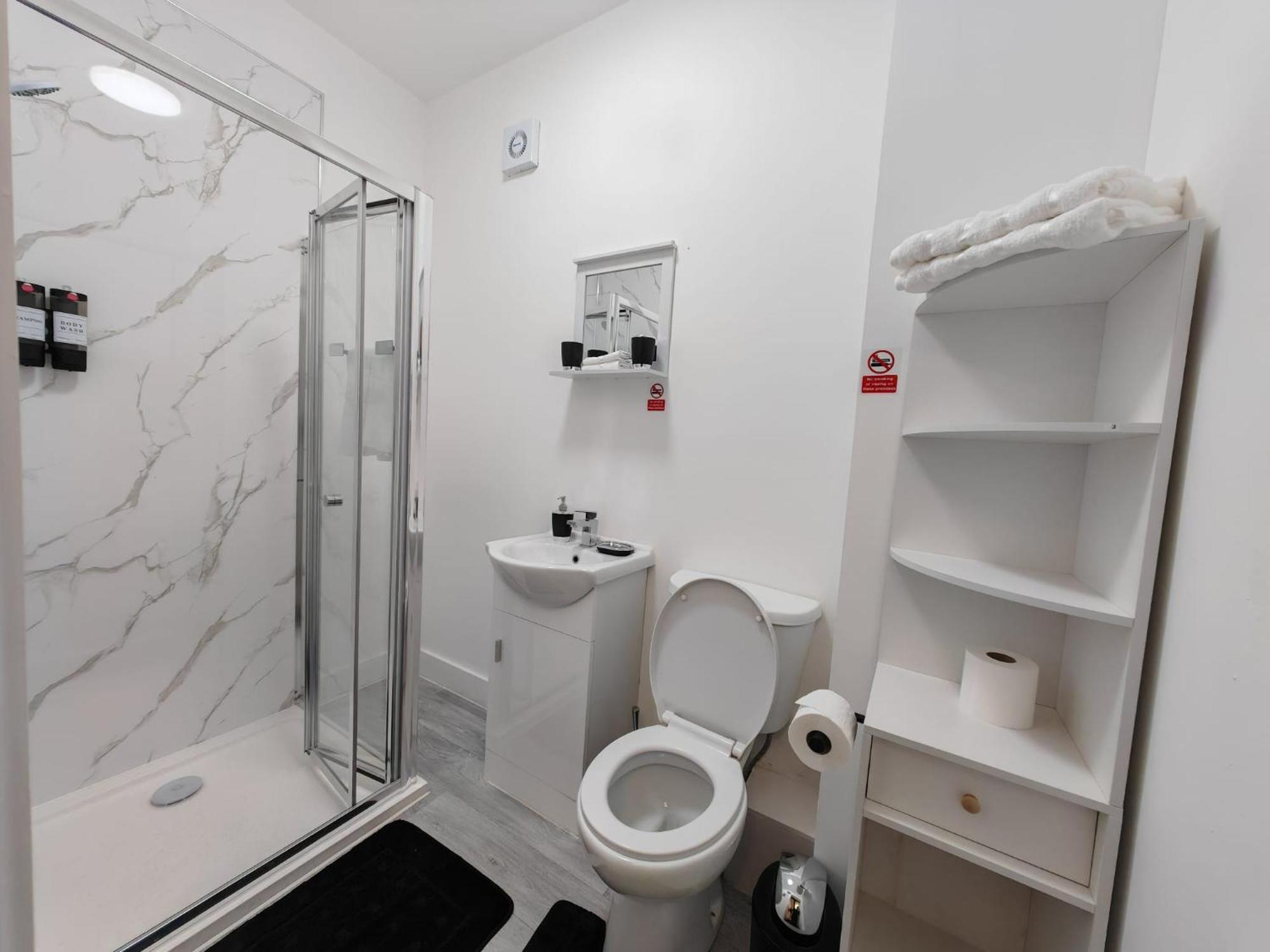Stay Hub City Centre - Self Check-In Бирмингам Екстериор снимка