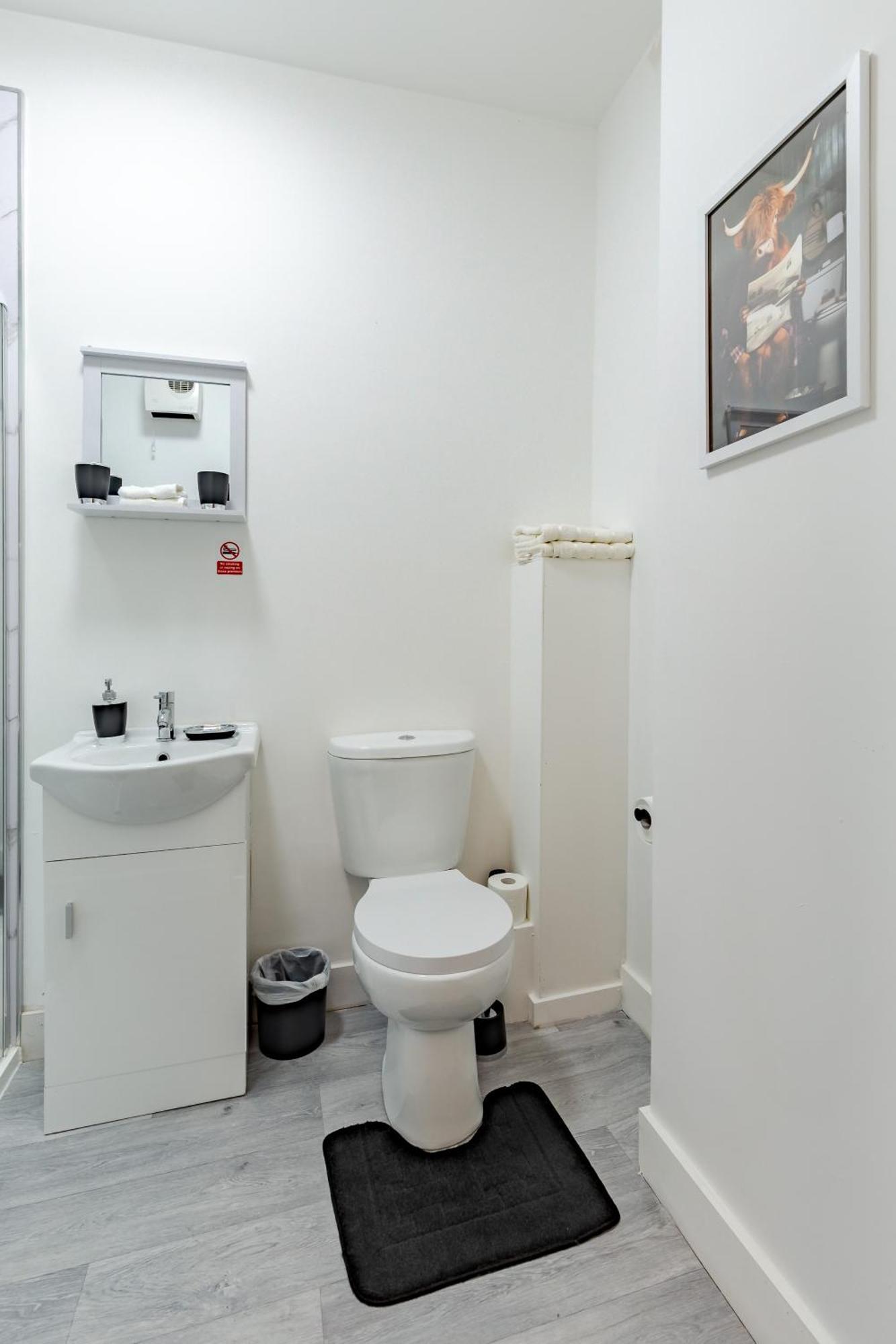 Stay Hub City Centre - Self Check-In Бирмингам Екстериор снимка
