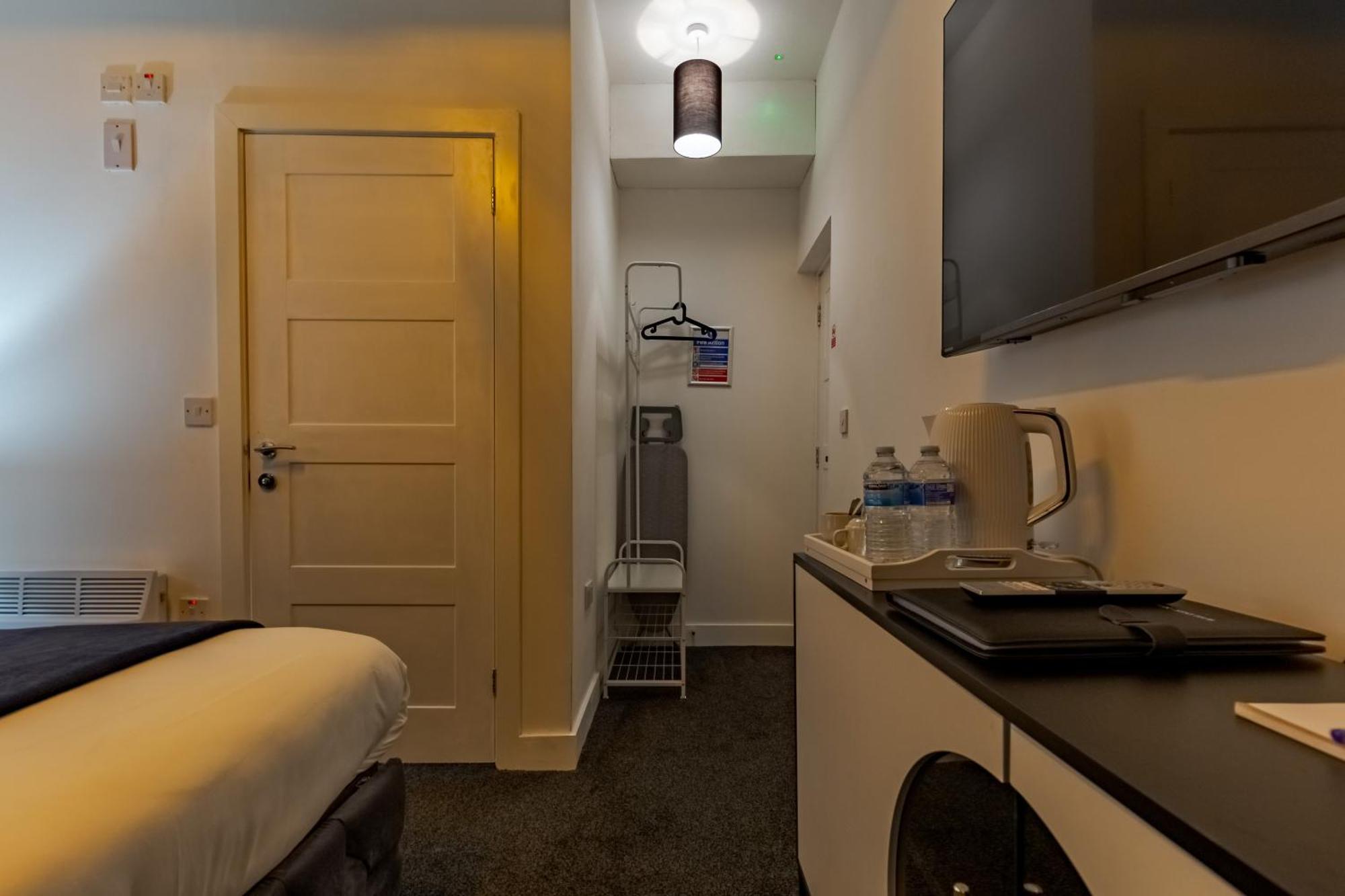 Stay Hub City Centre - Self Check-In Бирмингам Стая снимка